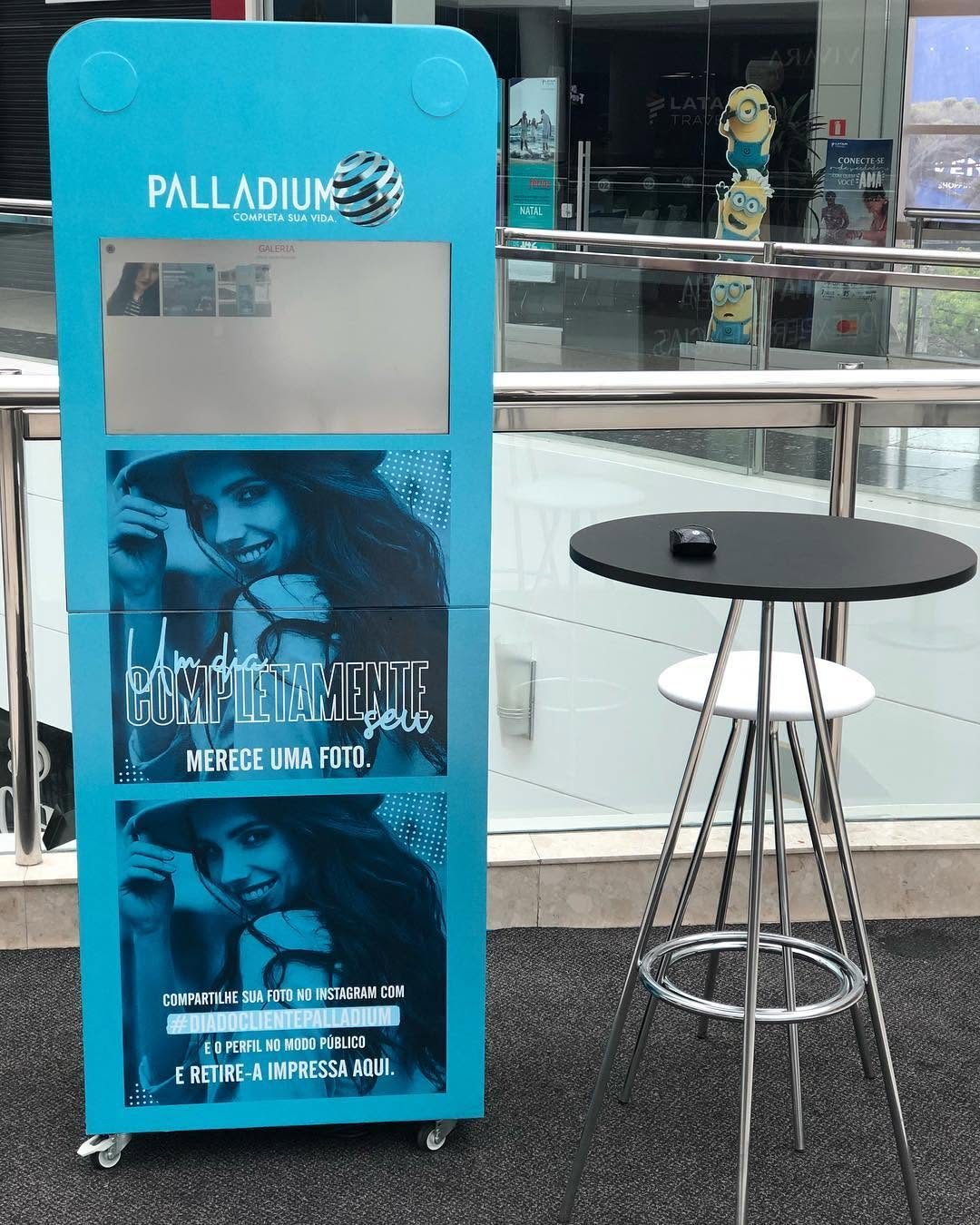 Totem Insta Print da Fotto Legal personalizado para o Dia do Cliente do Palladium